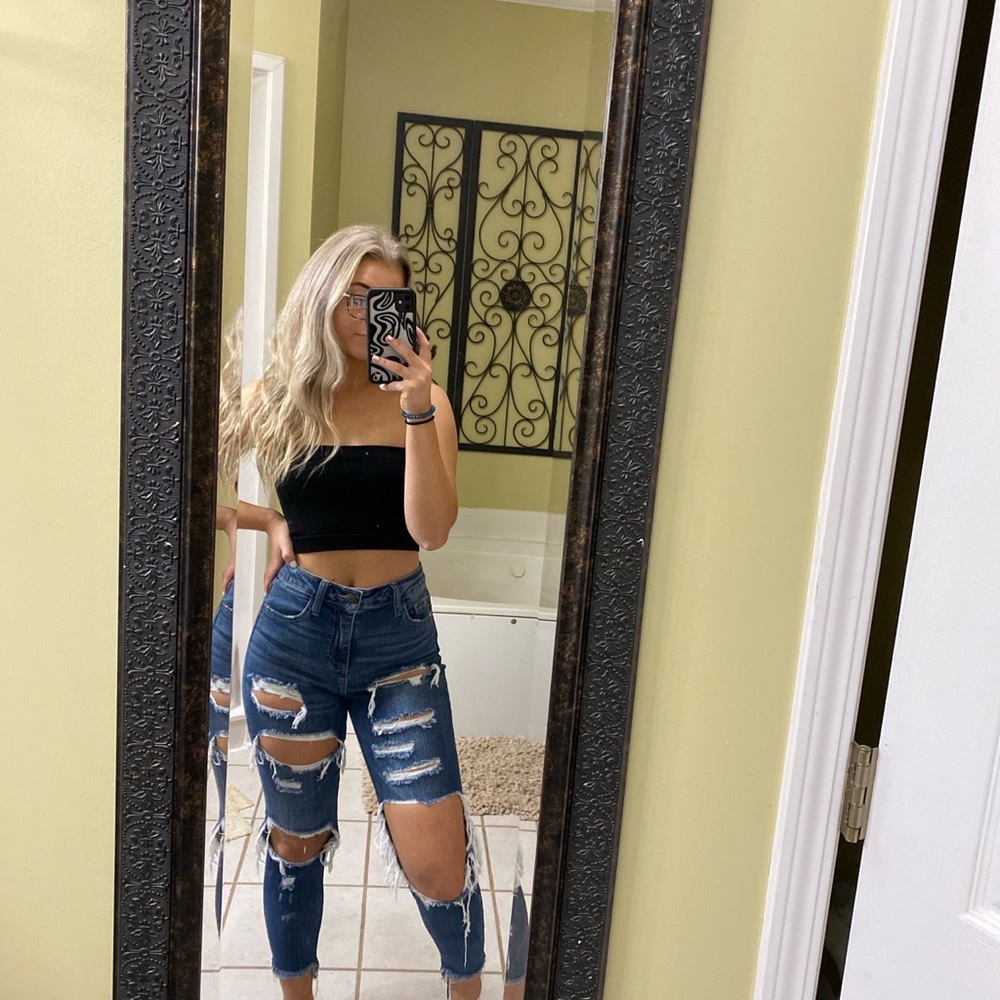 Cutest ripped jeans!!